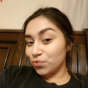 Meet your Posher, Anissa